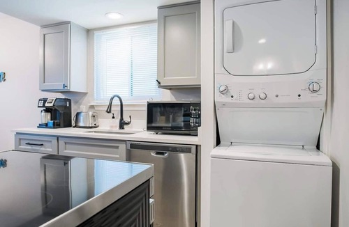 St. Edwards Apartment | Willowrun A (Entire Unit)