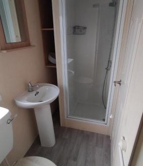 Crowle House | Willows 105 Caravan - 7 Lakes