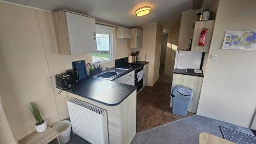 Crowle House | Willows Cosy Hideaway on 7 Lakes