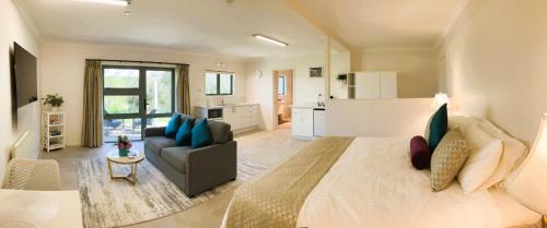 Foxton Beach House | Willows on Wylie