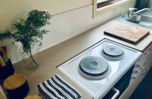 Chiltern Cabin | Willuna Sanctuary Farm Stay