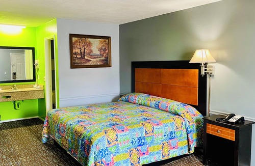 Cushing Hotel | Wilshire Inn