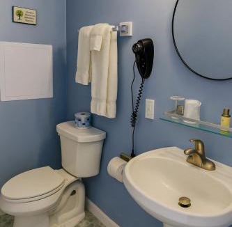 Dryden Hotel | Wilson Lake Inn