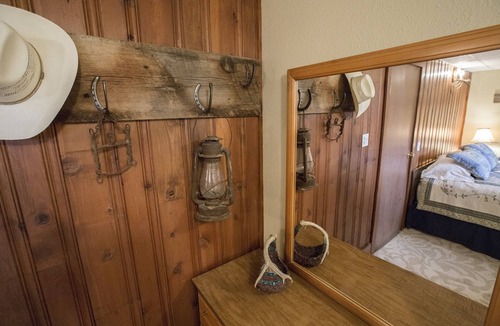 Fossil Bed & Breakfast | Wilson Ranches Retreat