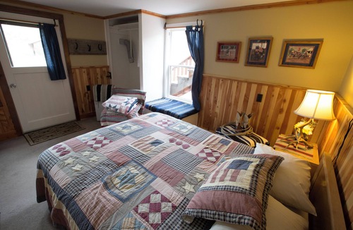 Fossil Bed & Breakfast | Wilson Ranches Retreat