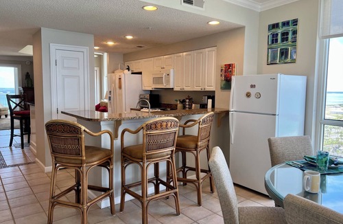 Navarre Beach Condo | Wilson's Beach Dream: April Four Night Specials, 5 Star 3BR 3Bath, Beach Service