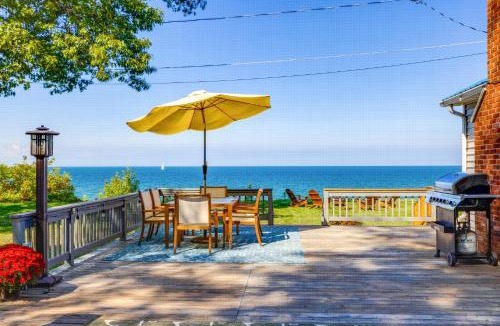 Wilson House | 'Wilson Waterfront Getaway' Near Hikes & Wineries!