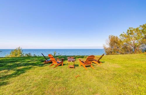 Wilson House | 'Wilson Waterfront Getaway' Near Hikes & Wineries!