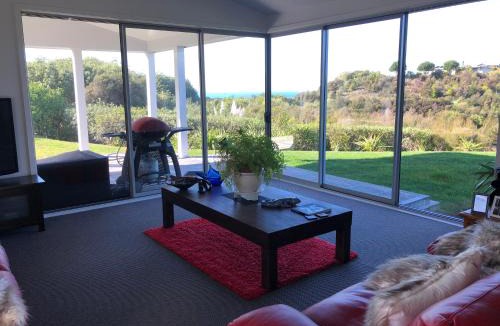 Napier House | Wilsons Retreat - Hosts On-site