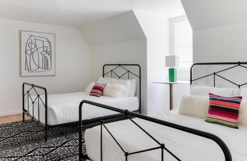 Wimberley Hotel | Wimberley Inn & bar