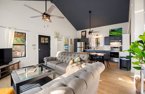 Wimberley House | Wimberley Woods: 2/1 + Loft, 5 Miles to Wimberley, 10 Miles to Dripping Springs, Fire Pit