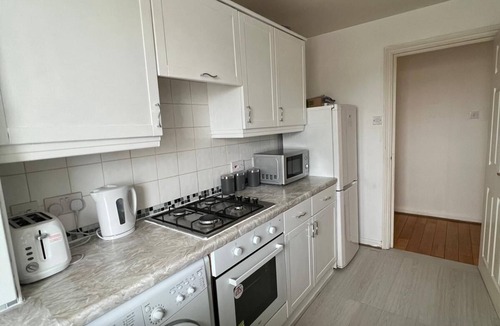 Abbey Apartment | Wimbledon 2Bed2bath Apartment with Free Parking