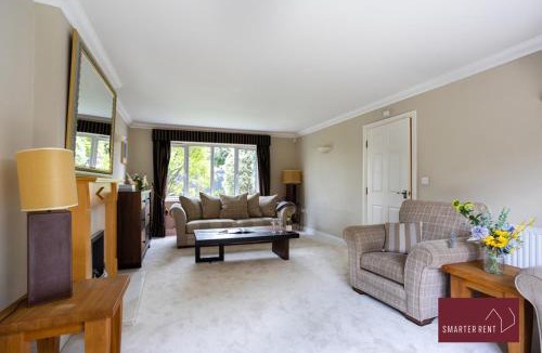 Village House | Wimbledon - 5 Bed House - Driveway