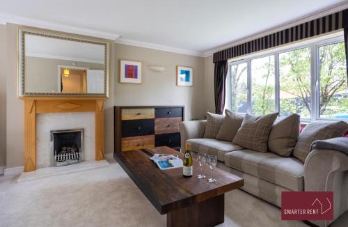 Village House | Wimbledon - 5 Bed House - Driveway