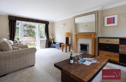 Village House | Wimbledon - 5 Bed House - Driveway