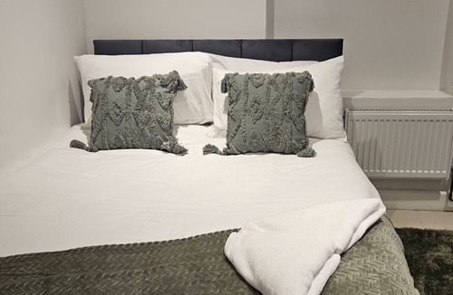 Wimbledon Park Apartment | Wimbledon | Room | Ensuite