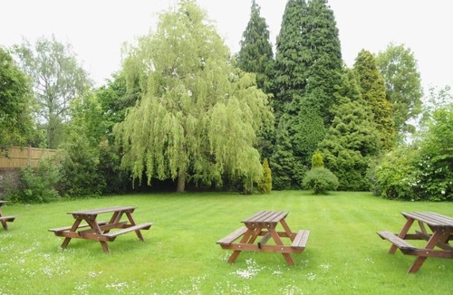 Horsham Hotel | Wimblehurst Hotel