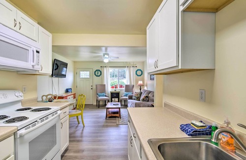 Winchester Bay Apartment | Winchester Bay Apt Near Dunes & State Parks!