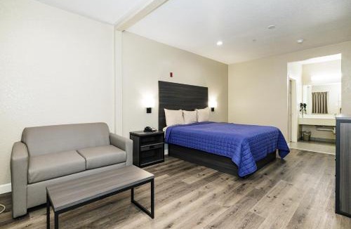 Humble Hotel | Winchester Inn and Suites Humble/IAH/North Houston