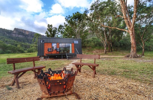 Wolgan Valley Apartment | Winchester Tiny House - Quiet with beautiful scenery.