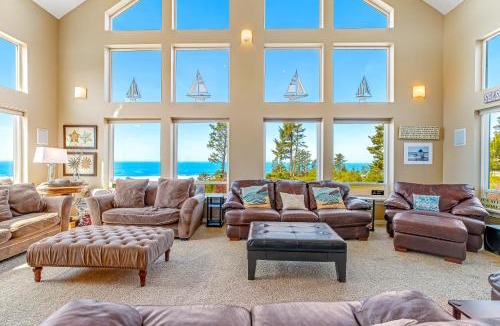 Cloverdale House | Wind 'N Sails