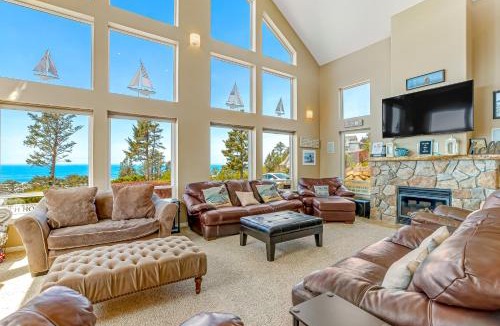 Cloverdale House | Wind 'N Sails