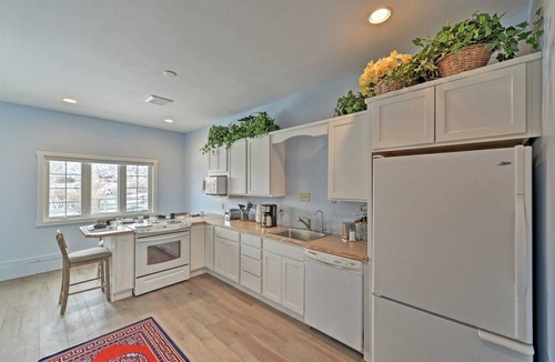Lander Apartment | Wind River Quarters, Near Downtown. Sleeps 4.