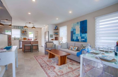 Beach Barber Tract Cottage | Windansea Retreat beautifully renovated 1BD