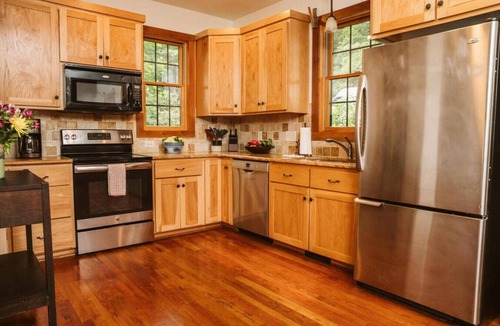 Lansing Cabin | Windfall Farm Aut Cottage