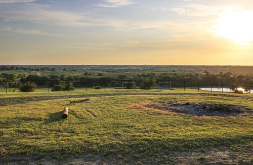 Ennis Other | Windmill Hill- Refurbished 1920 Farm House