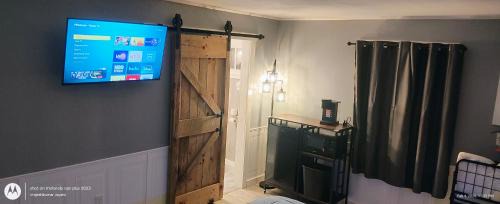 Bernardston Hotel | Windmill Motel Restaurant