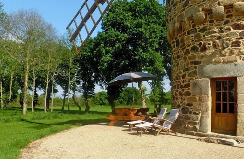 Gommenec'h House | Windmill Stay near Goelo Coast Beaches