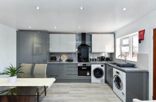 Mansfield House | Windmill Villa