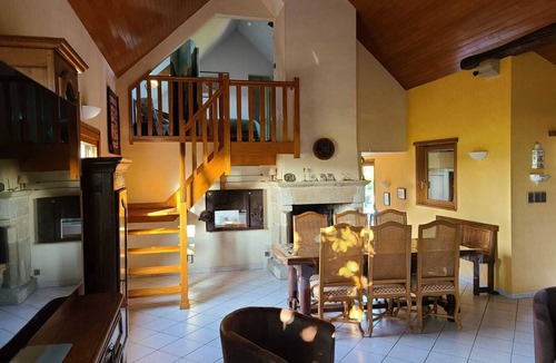 Arzal House | Windmill with old stone charm near the Vilaine River