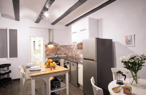 Valencia City Centre Apartment | Window to Central Market