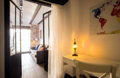 Valencia City Centre Apartment | Window to Central Market