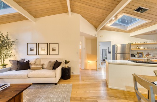 Mill Valley House | Window to the Redwoods