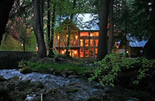 Sundance House | Windows on Water, Stream, Hot Tub, Big Trees, Walk to Sundance