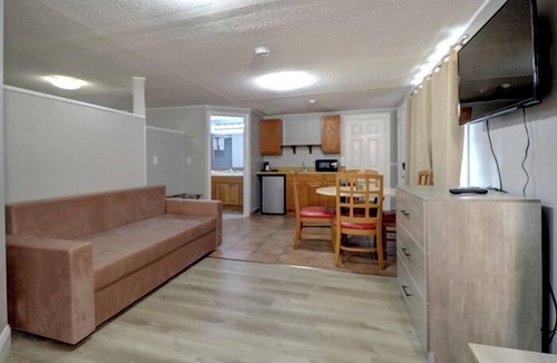 West Yarmouth Hotel | Windrift Motel