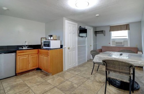 West Yarmouth Hotel | Windrift Motel