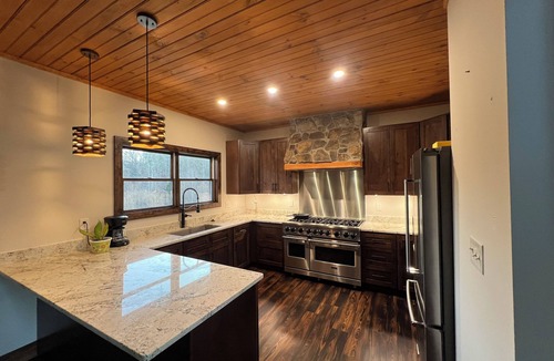 Oak Ridge House | Windrock Cabin On The Hill