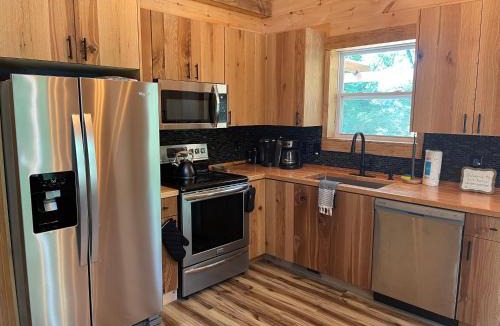 Ashley Oaks House | windrock ridge - Ethan