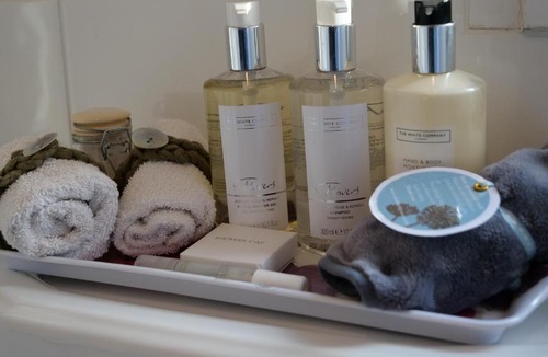 Broadway Bed & Breakfast | Windrush House