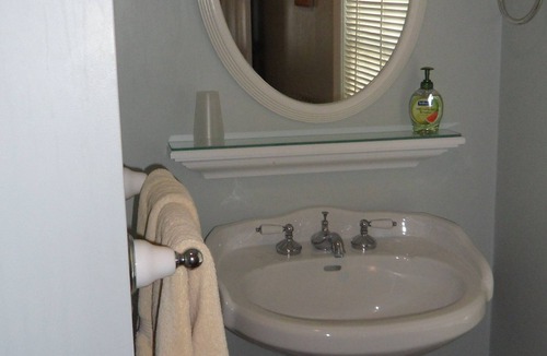 Off Broadway Bed & Breakfast | Windsome Bed & Breakfast