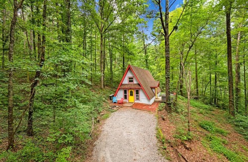 Flintstone House | Windsong Chalet