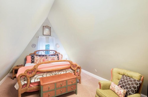 Flintstone House | Windsong Chalet