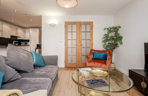 Windsor City Centre Apartment | Windsor Cosy Stay 2BR : Spring Special Discount