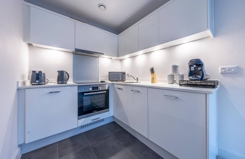 Windsor City Centre Apartment | Windsor Elegant Studio – 100yrds to Windsor Castle