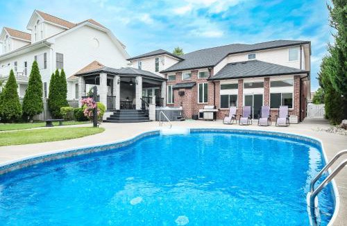 Windsor House | Windsor Luxury Oasis