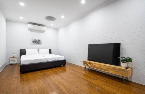 Windsor House | Windsor Nightlife Retreat